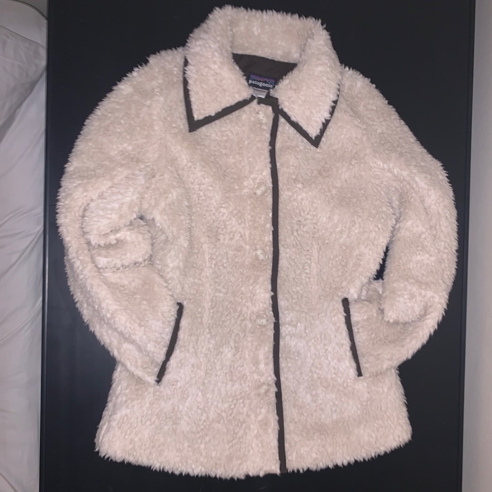 Cream teddy, furry button up Patagonia winter coat